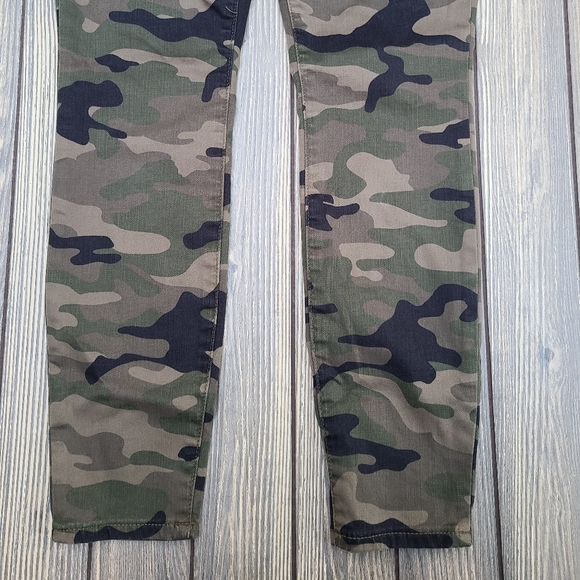 GAP Camo Skinny Jeans - Picture 3 of 7